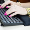 apoio para teclado ergonômico reliza confort em uso 2